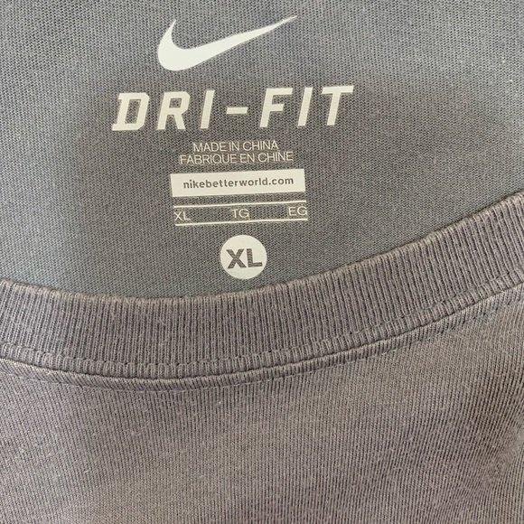 Nike Dri Fit Size XL T Shirt - Picture 3 of 3